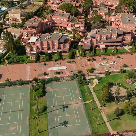 Apartment 1st Line Complex Marbella